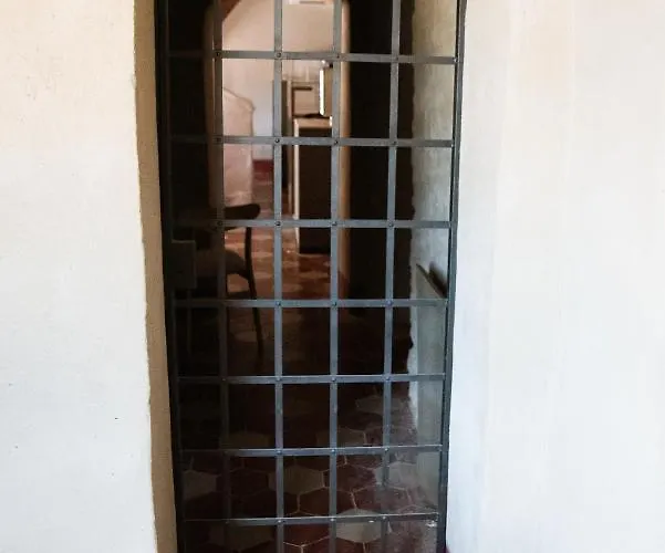 La Di Petriolo Otel *